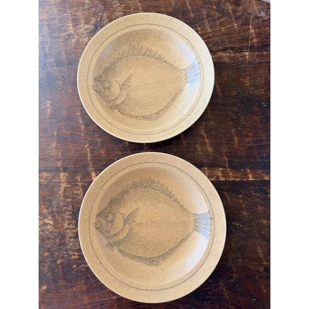 Vtg. Japanese Gyotaku Style Puffer Fish Ocean Deep Dinner Plates Signed 8 1/4"